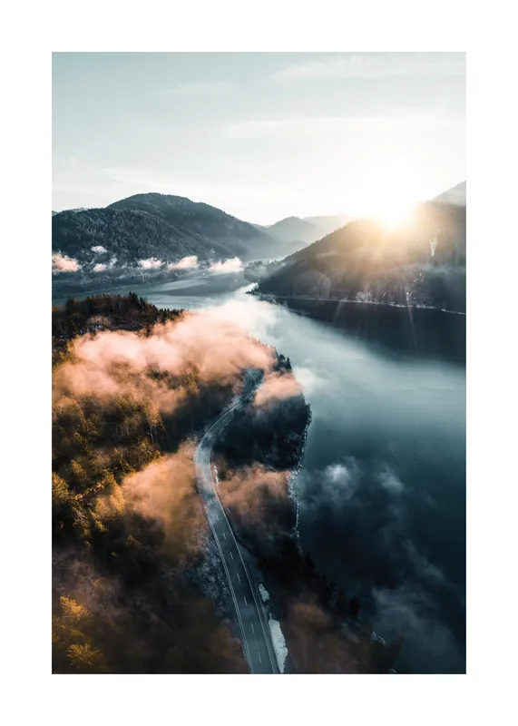 Wolken über dem See Poster Schneller Versand