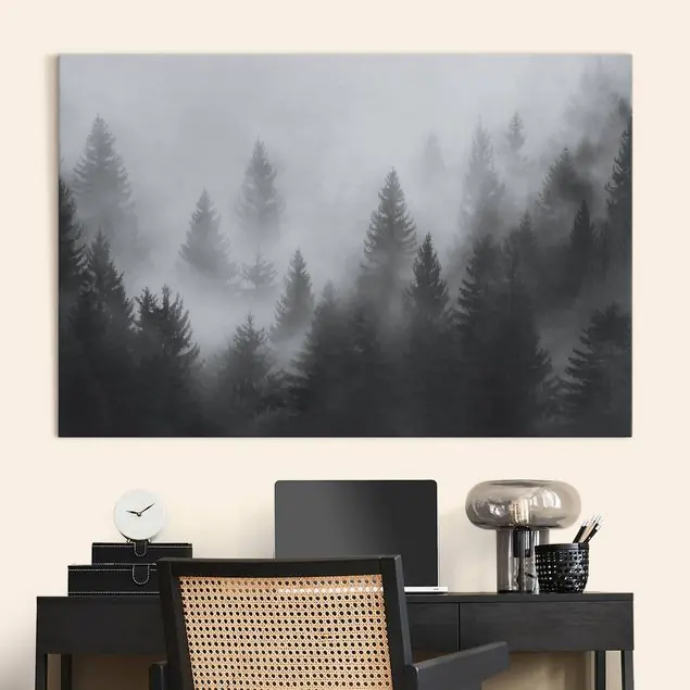Echt Nadelwald im Nebel Schwarz Weiß Akustikbild • 4 cm Massivholz-Keilrahmen • effektiver Akustikabsorberkern • für angenehme Raumakustik • gefertigt in Deutschland