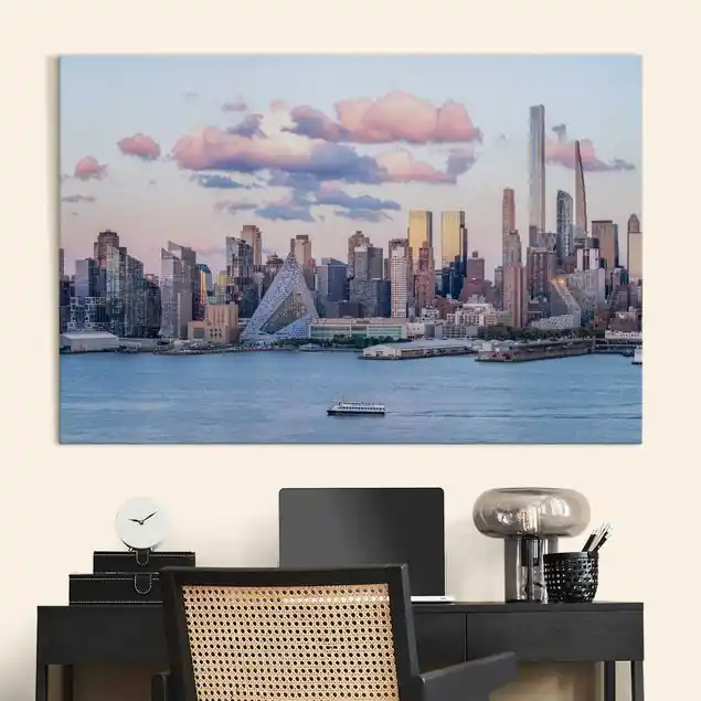 New York Skyline am Abend mit Sonnenuntergang Akustikbild • 4 cm Massivholz-Keilrahmen • effektiver Akustikabsorberkern • für angenehme Raumakustik • gefertigt in Deutschland Geprüft