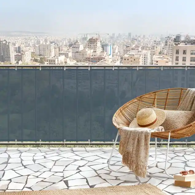 Schieferblau Balkon Sichtschutz • winddurchlässiges Mesh • fertig geöst & inkl. Kabelbinder • Schutzbeschichtung • verstärkte Ränder • gefertigt in Deutschland Angebot