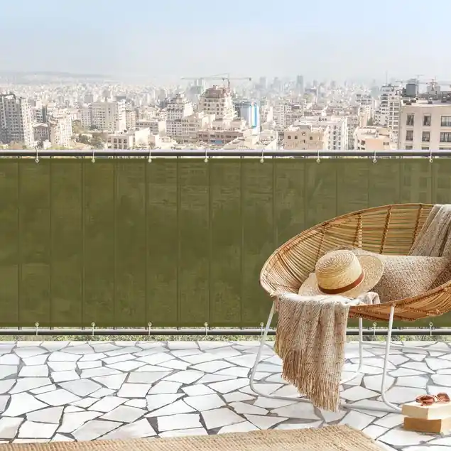 Preisreduziert Olive Grün Balkon Sichtschutz • winddurchlässiges Mesh • fertig geöst & inkl. Kabelbinder • Schutzbeschichtung • verstärkte Ränder • gefertigt in Deutschland