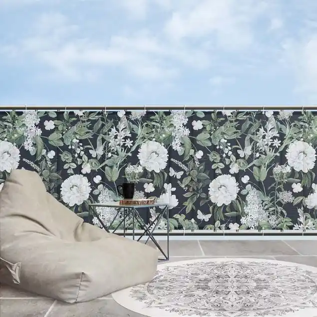 Bestpreis Weiße Blüten und Schmetterlinge auf Blau Balkon Sichtschutz • winddurchlässiges Mesh • fertig geöst & inkl. Kabelbinder • Schutzbeschichtung • verstärkte Ränder • gefertigt in Deutschland