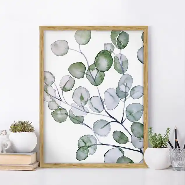 Günstig Grünes Aquarell Eukalyptuszweig Bild mit Rahmen in Manufakturqualität • Eiche naturbelassen • inkl. Rahmung von Hand • Made in Germany