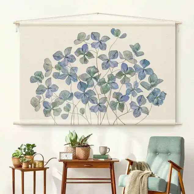 Günstig Blaue Hortensienblüten Wandteppich • Handarbeit aus Deutschland • inkl. Rundhölzer & Baumwollseil • lösemittelfrei • natürliche Raumwirkung