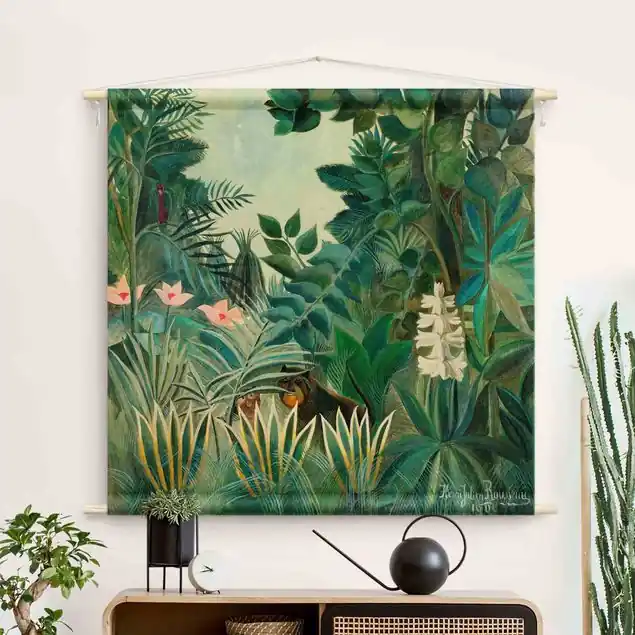 Nur Heute Henri Rousseau - Dschungel am Äquator Wandteppich • Handarbeit aus Deutschland • inkl. Rundhölzer & Baumwollseil • lösemittelfrei • natürliche Raumwirkung