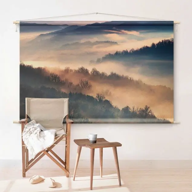 Solange Der Vorrat Reicht Nebel bei Sonnenuntergang Wandteppich • Handarbeit aus Deutschland • inkl. Rundhölzer & Baumwollseil • lösemittelfrei • natürliche Raumwirkung