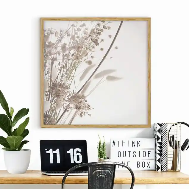 Bouquet aus Ziergras und Blüten Bild mit Rahmen in Manufakturqualität • Eiche naturbelassen • inkl. Rahmung von Hand • Made in Germany Super-Preis