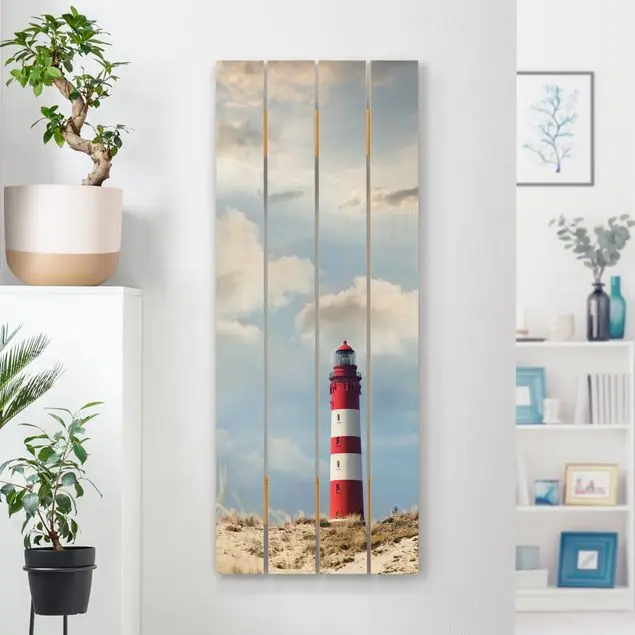 Leuchtturm in den Dünen Holzbild Plankenoptik - Hochformat Kostenloser Rückversand