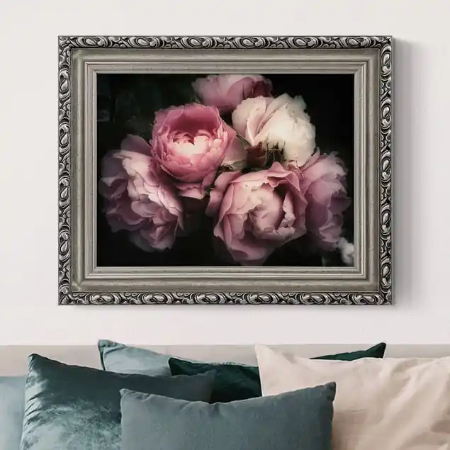 Neue Kollektion Pfingstrosen vor Schwarz Shabby Brillantes Leinwandbild • inkl. silbernem Barockrahmen • Made in Germany • filigrane Verzierungen in Antikoptik • perfektes Eyecatcher-Piece