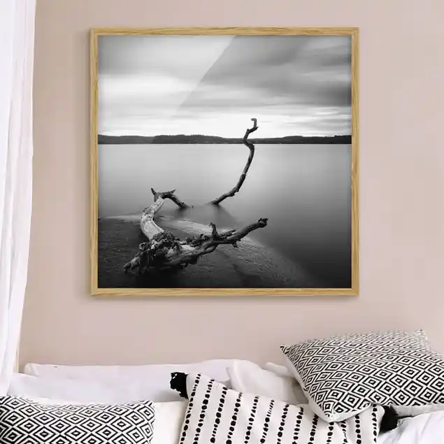 Sonnenuntergang am See schwarz-weiß Bild mit Rahmen in Manufakturqualität • Eiche naturbelassen • inkl. Rahmung von Hand • Made in Germany Letzte Chance