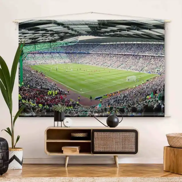 Fußballstadion Wandteppich • Handarbeit aus Deutschland • inkl. Rundhölzer & Baumwollseil • lösemittelfrei • natürliche Raumwirkung Jetzt Bestellen