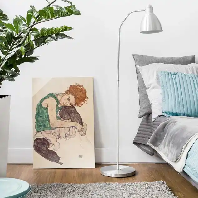 Egon Schiele - Sitzende Frau mit hochgezogenem Knie Glasbild - Hochformat Ausverkauf