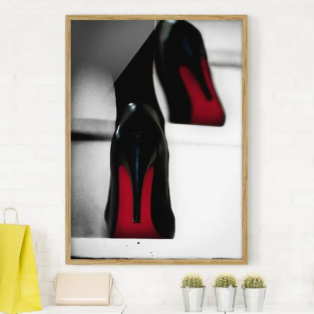 High Heels in Rot Bild mit Rahmen in Manufakturqualität • Eiche naturbelassen • inkl. Rahmung von Hand • Made in Germany Online Kaufen