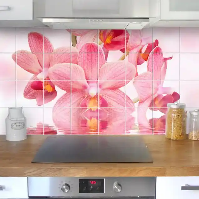 Kostenloser Rückversand Floral Rosa Orchideen auf Wasser
