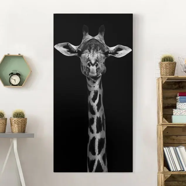 Dunkles Giraffen Portrait Leinwandbild • hergestellt in Deutschland • langlebiges Canvas mit Holzkeilrahmen • klassische Struktur Kracherpreis